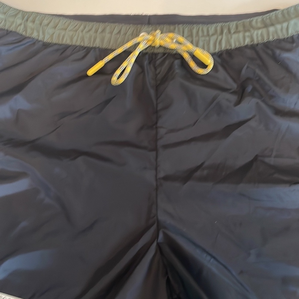 NWT bandier solid and striped nylon shorts - Picture 5 of 8